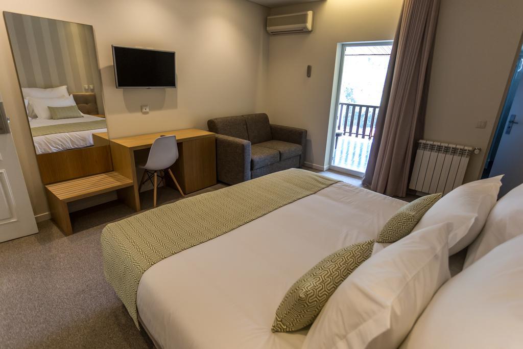 Adelaide Hotel Geres Esterno foto