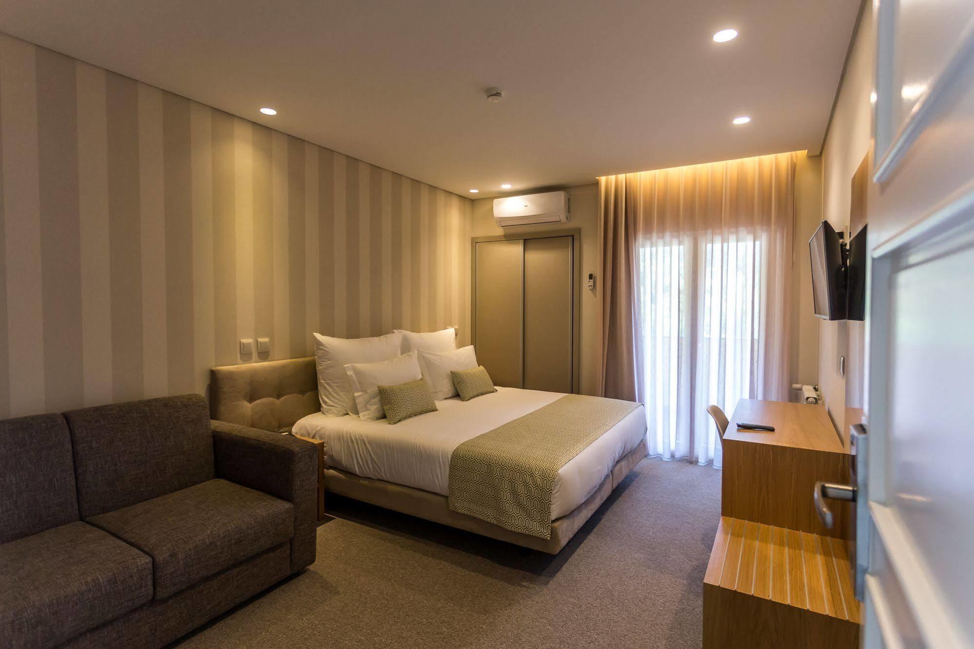 Adelaide Hotel Geres Esterno foto
