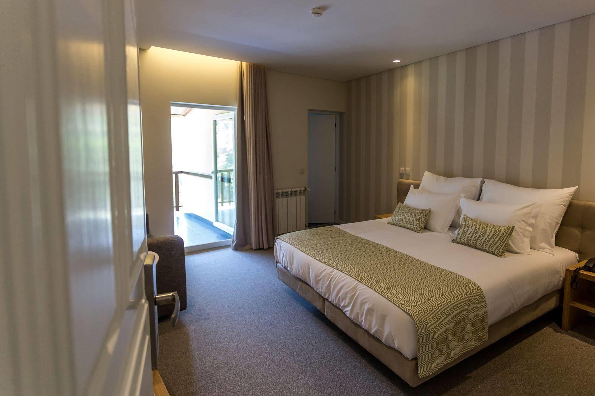 Adelaide Hotel Geres Esterno foto