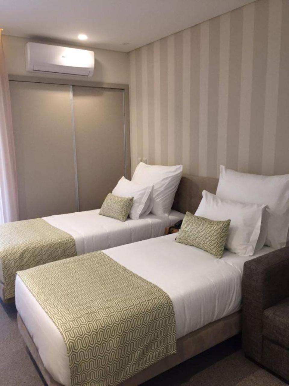 Adelaide Hotel Geres Esterno foto