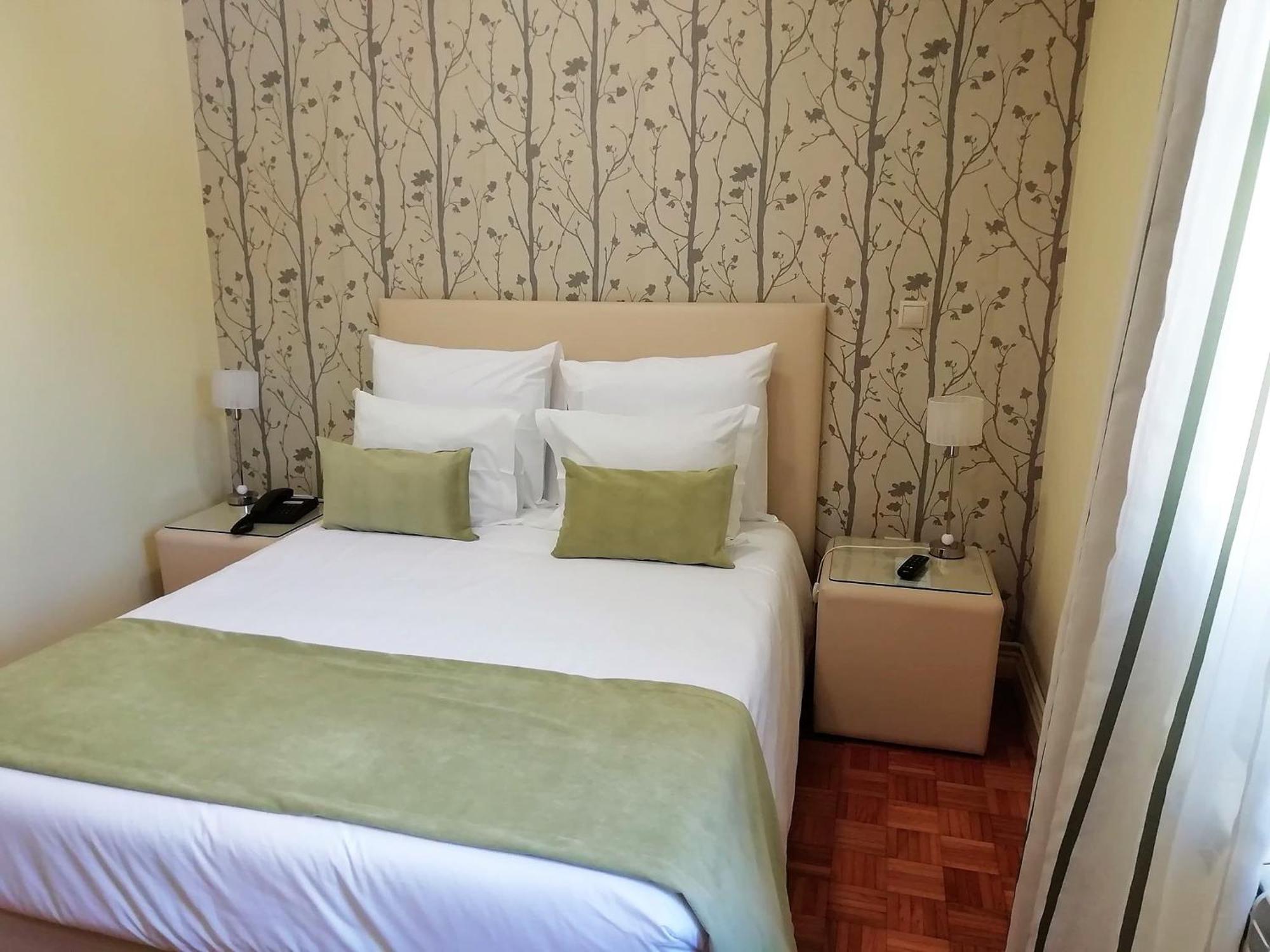 Adelaide Hotel Geres Esterno foto
