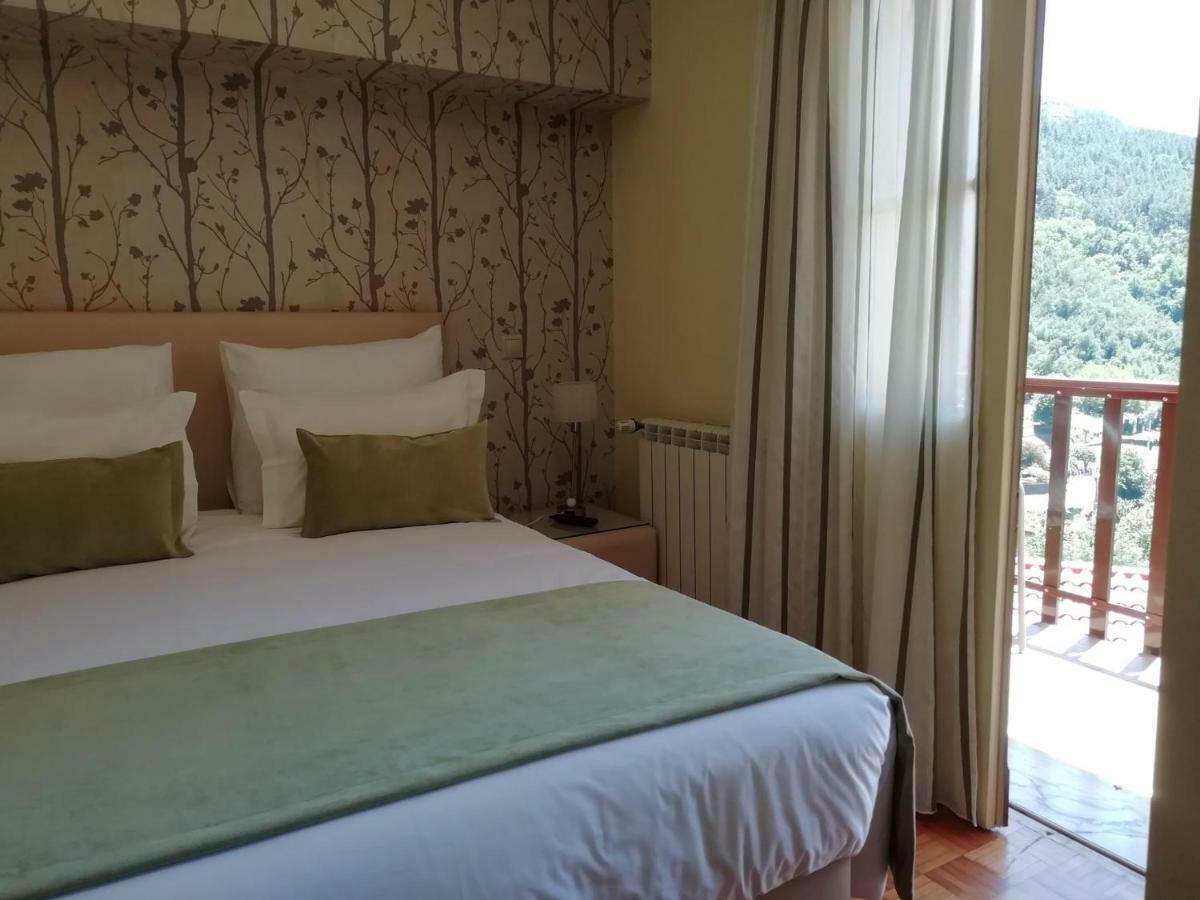Adelaide Hotel Geres Esterno foto