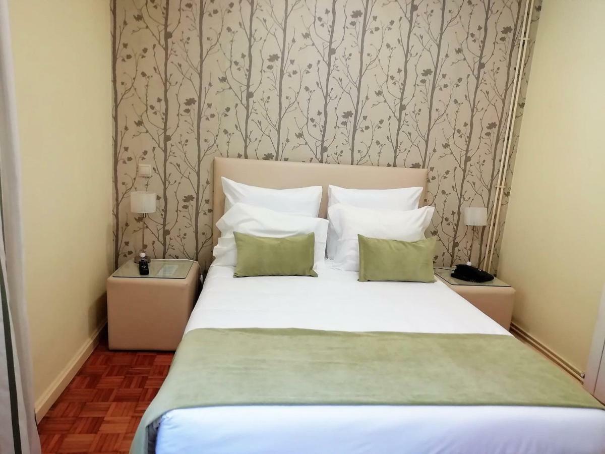 Adelaide Hotel Geres Esterno foto
