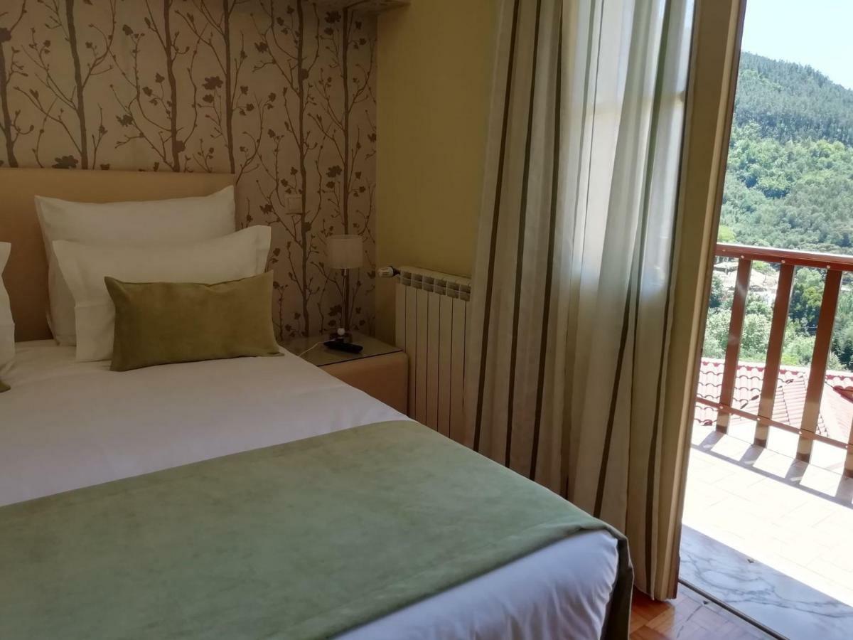 Adelaide Hotel Geres Esterno foto