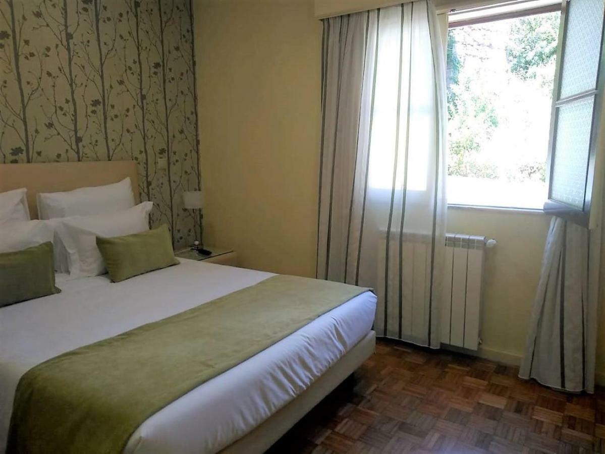 Adelaide Hotel Geres Esterno foto